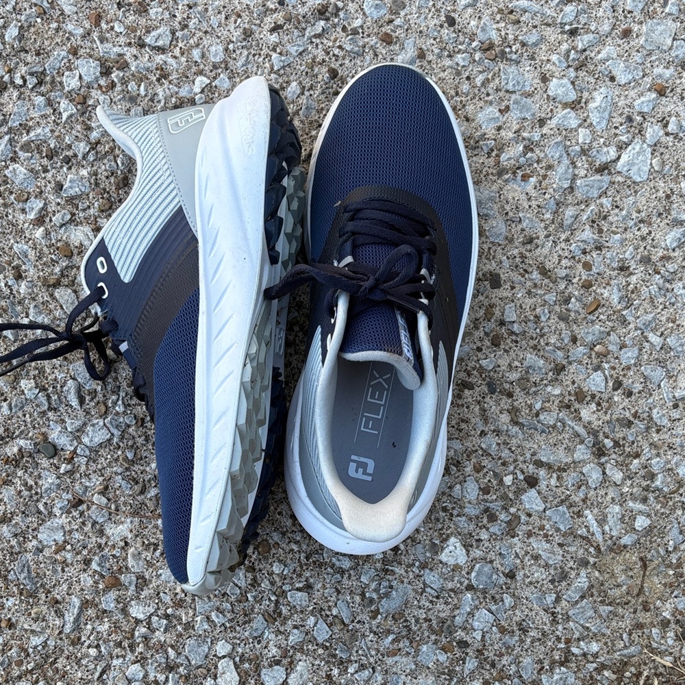 Flex Men's Navy Athletic Shoes